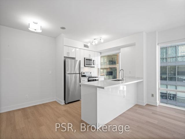 1016 - 50 John St
