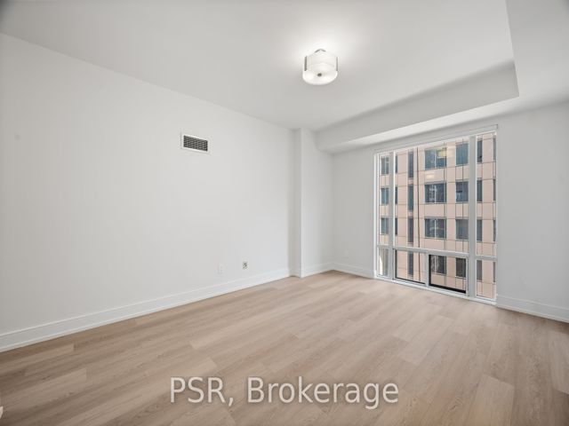 1016 - 50 John St