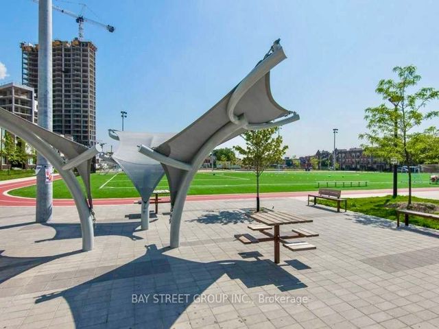 707 - 34 Tubman Ave