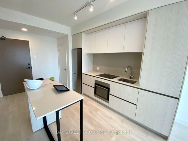 707 - 34 Tubman Ave