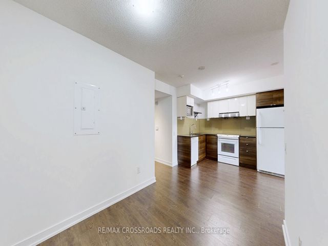 310 - 121 Mcmahon Dr
