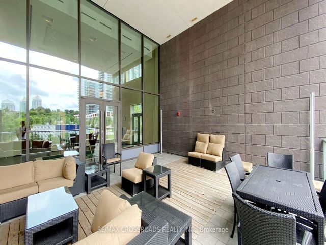 310 - 121 Mcmahon Dr