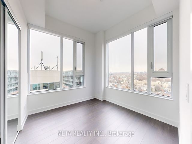 PH18 - 543 Richmond St W