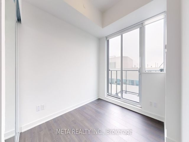 PH18 - 543 Richmond St W