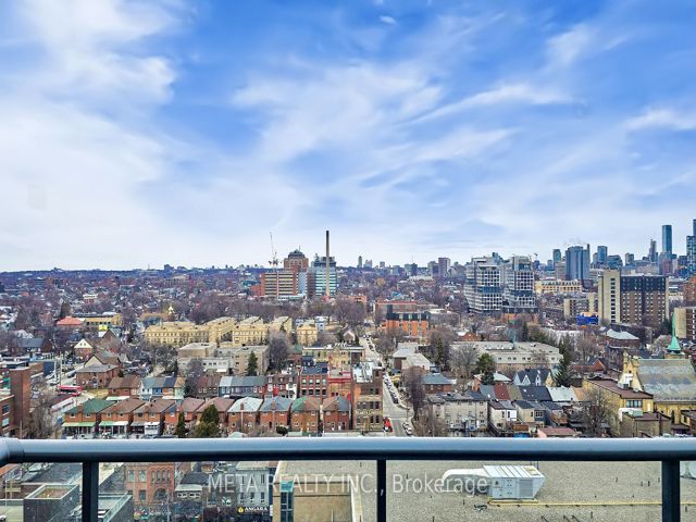 PH18 - 543 Richmond St W