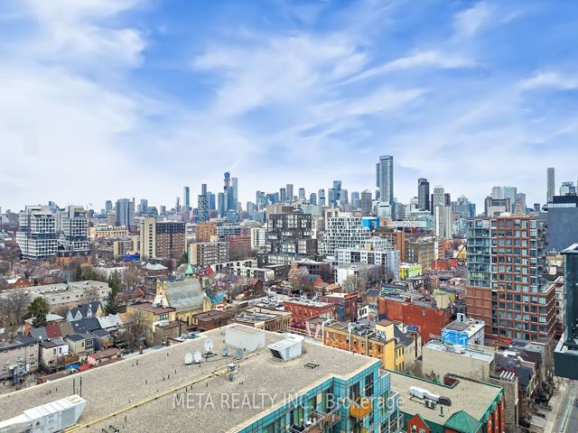 PH18 - 543 Richmond St W