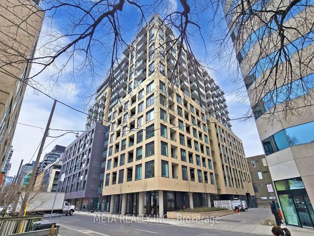 PH18 - 543 Richmond St W