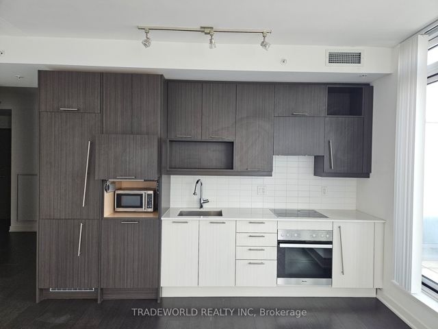 2502 - 30 Nelson St