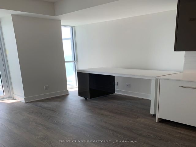 1001 - 188 Fairview Mall Dr