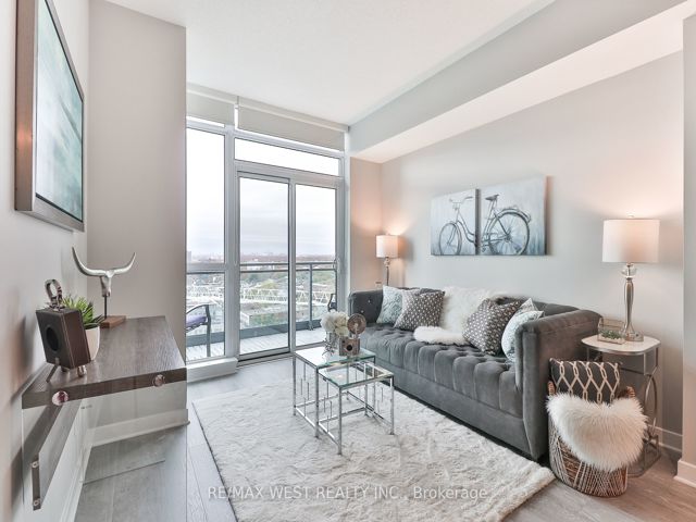 1801 - 1171 Queen St W