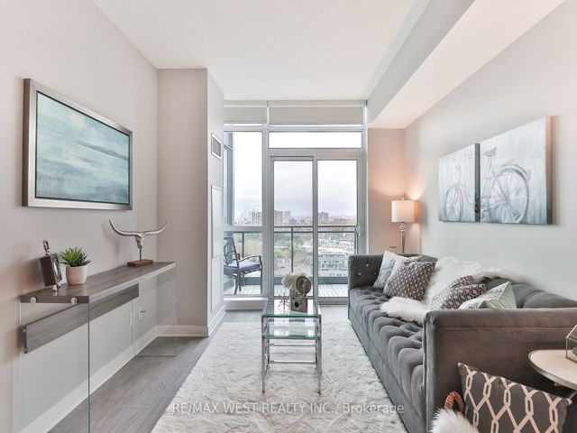 1801 - 1171 Queen St W