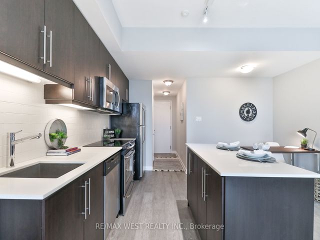1801 - 1171 Queen St W