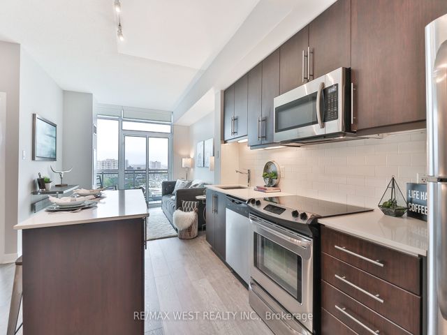 1801 - 1171 Queen St W