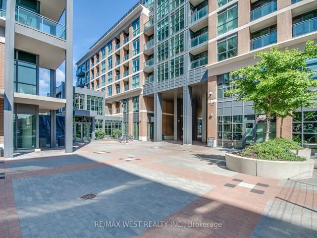 1801 - 1171 Queen St W