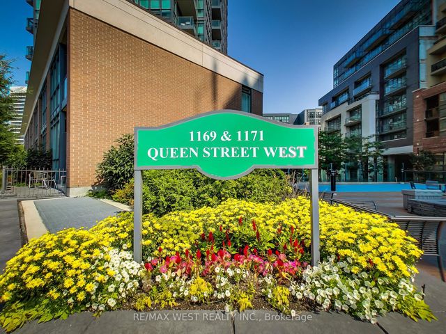 1801 - 1171 Queen St W