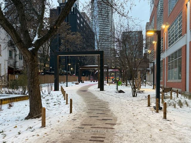 LPH5406 - 50 Charles St E