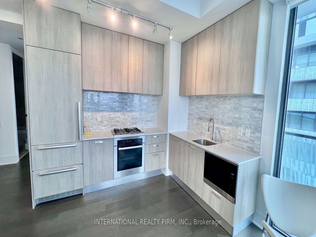 LPH5406 - 50 Charles St E