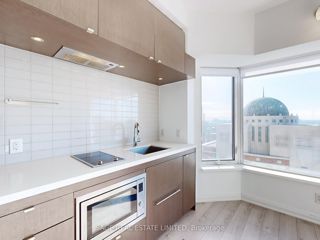 3016 - 155 Yorkville Ave