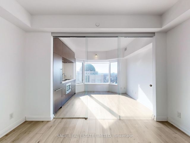 3016 - 155 Yorkville Ave