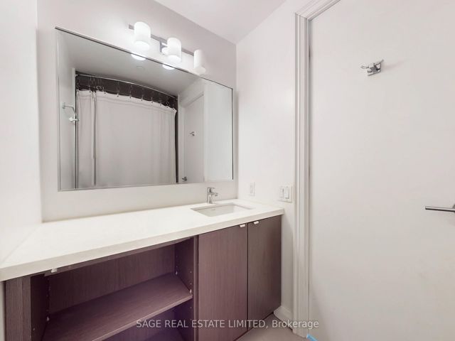 3016 - 155 Yorkville Ave