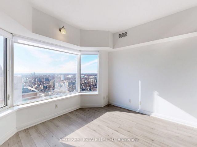 3016 - 155 Yorkville Ave