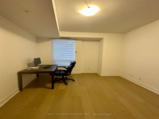 330 - 7 Kenaston Gdns