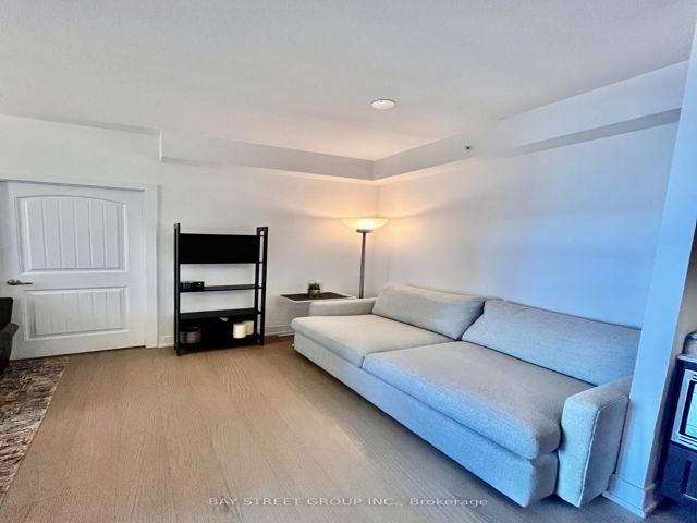 330 - 7 Kenaston Gdns