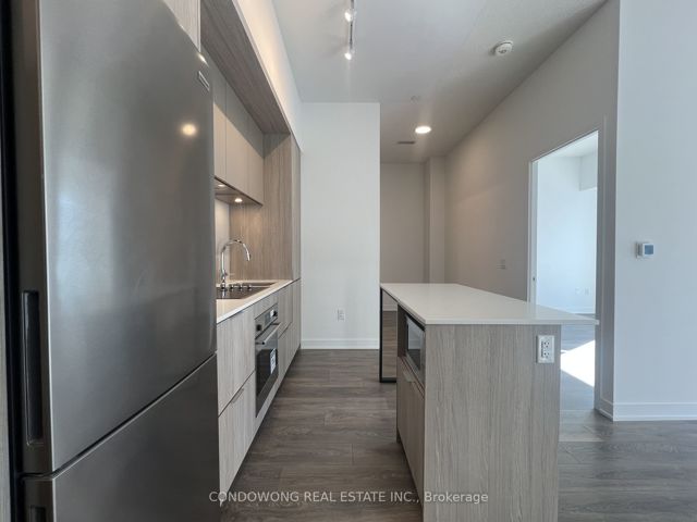 1116 - 35 Tubman Ave