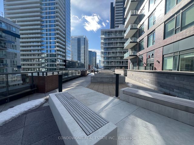 1116 - 35 Tubman Ave