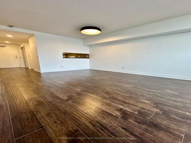 808 - 7 Bishop Ave