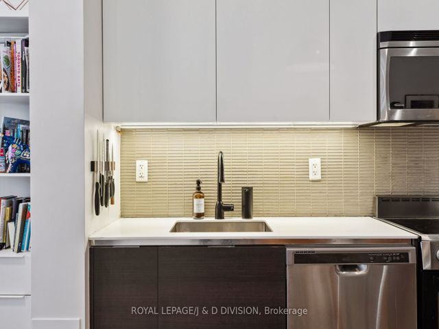 207 - 8 Dovercourt Rd