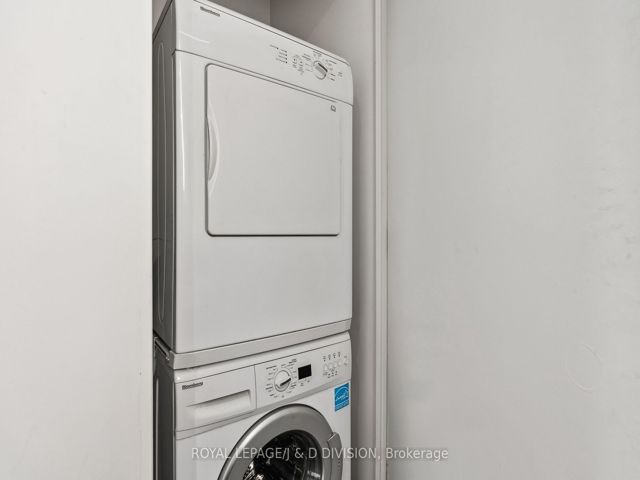 207 - 8 Dovercourt Rd