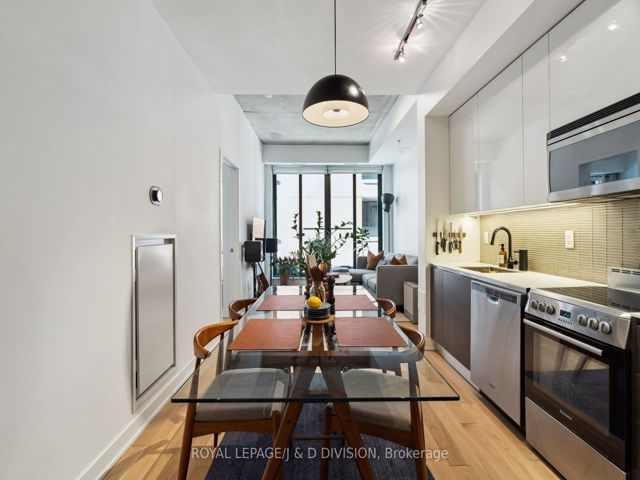 207 - 8 Dovercourt Rd
