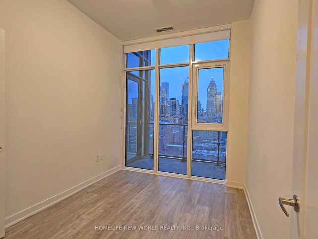 1130 - 121 Lower Sherbourne St