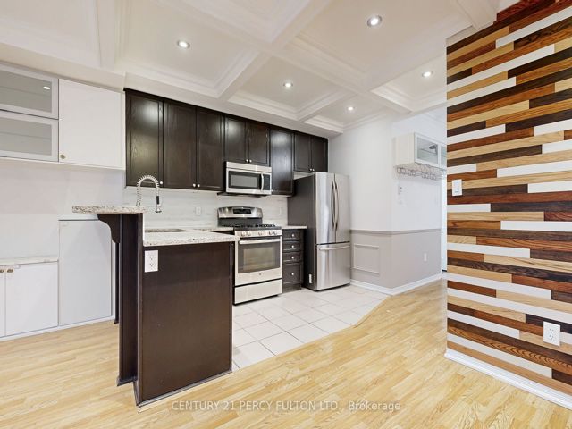 118 - 19 Coneflower Cres
