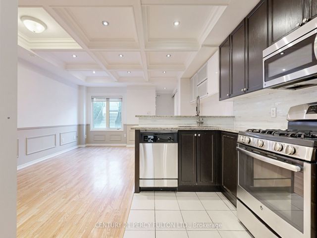 118 - 19 Coneflower Cres