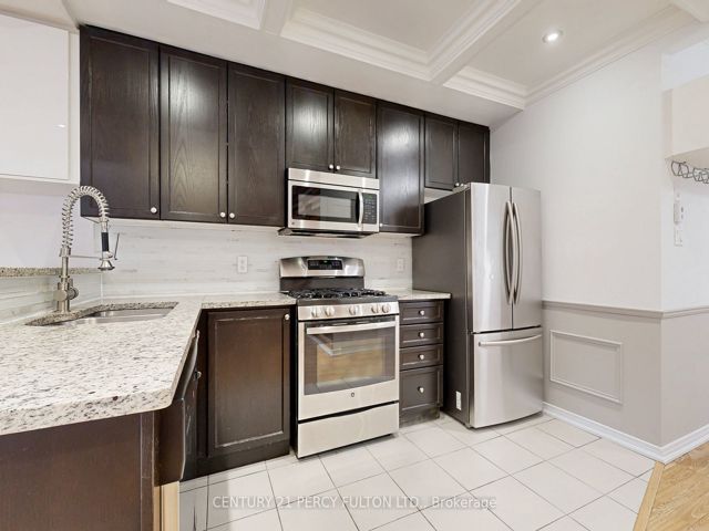118 - 19 Coneflower Cres