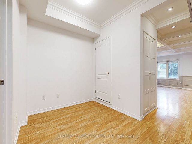 118 - 19 Coneflower Cres