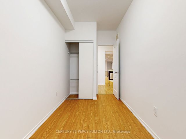118 - 19 Coneflower Cres