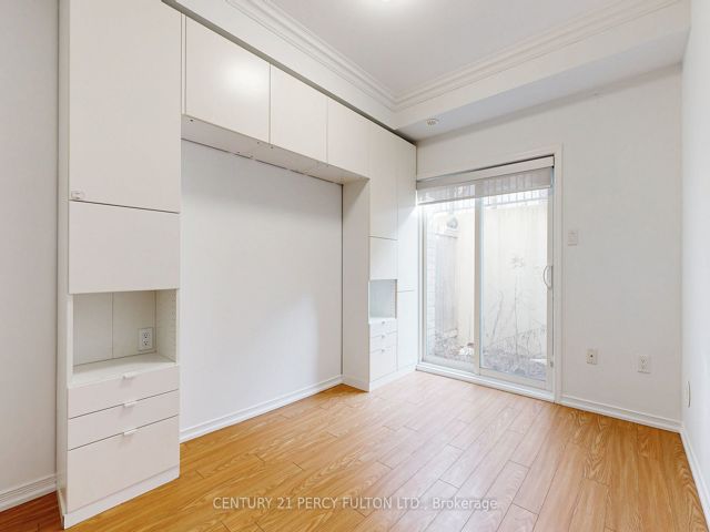 118 - 19 Coneflower Cres
