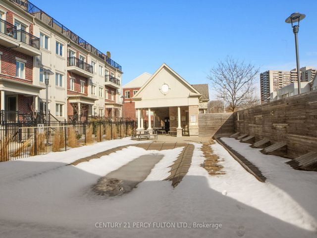 118 - 19 Coneflower Cres