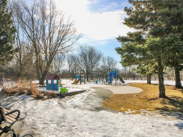 118 - 19 Coneflower Cres