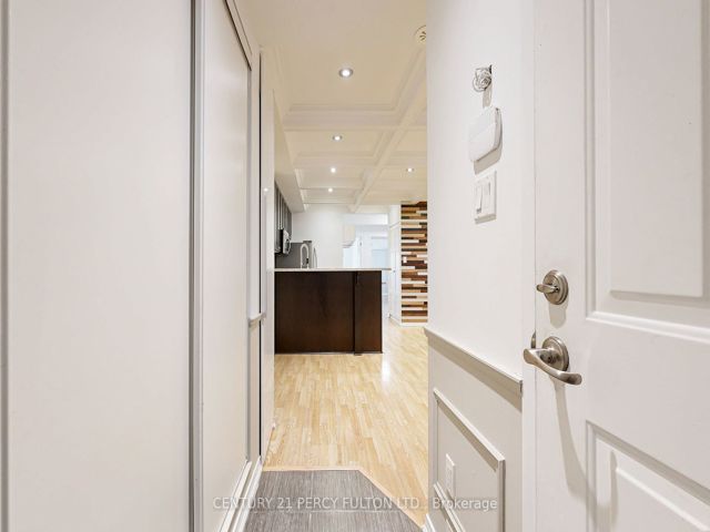 118 - 19 Coneflower Cres