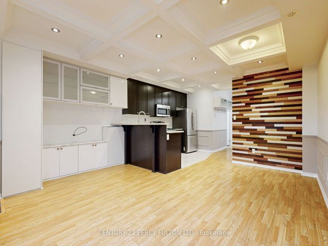 118 - 19 Coneflower Cres