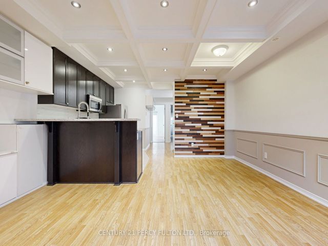 118 - 19 Coneflower Cres