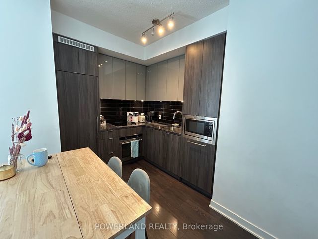4011 - 125 Blue Jays Way