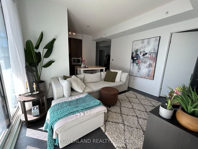4011 - 125 Blue Jays Way