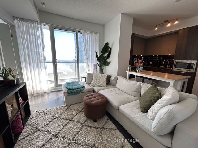 4011 - 125 Blue Jays Way
