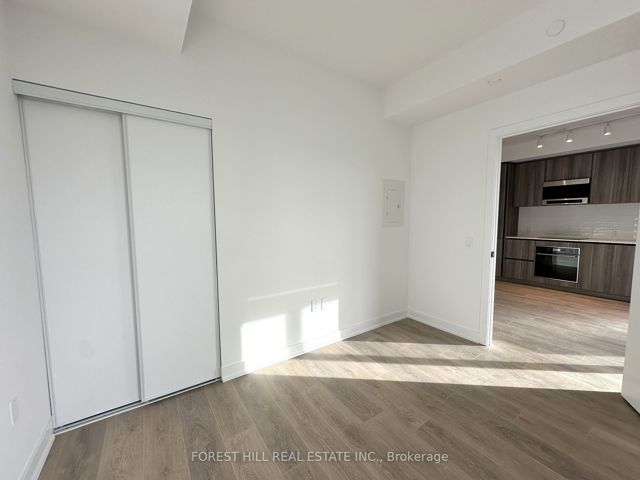 2612 - 117 Broadway Ave
