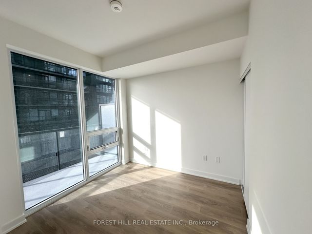 2612 - 117 Broadway Ave
